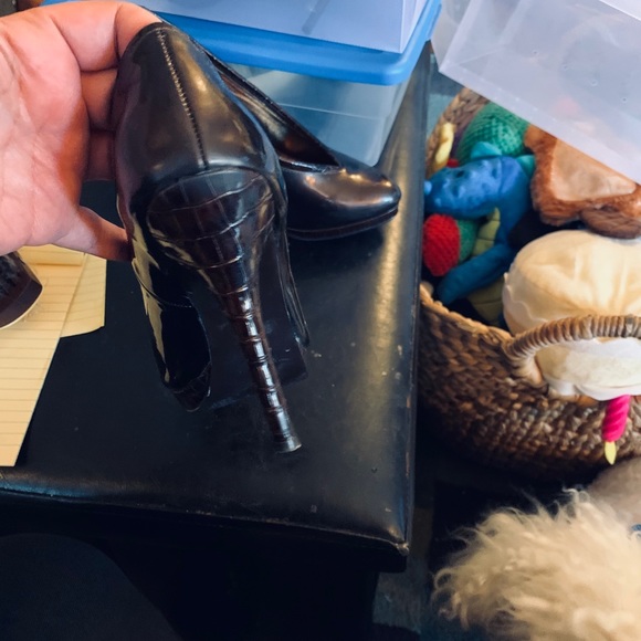 Shoes - Picture 6 of 10